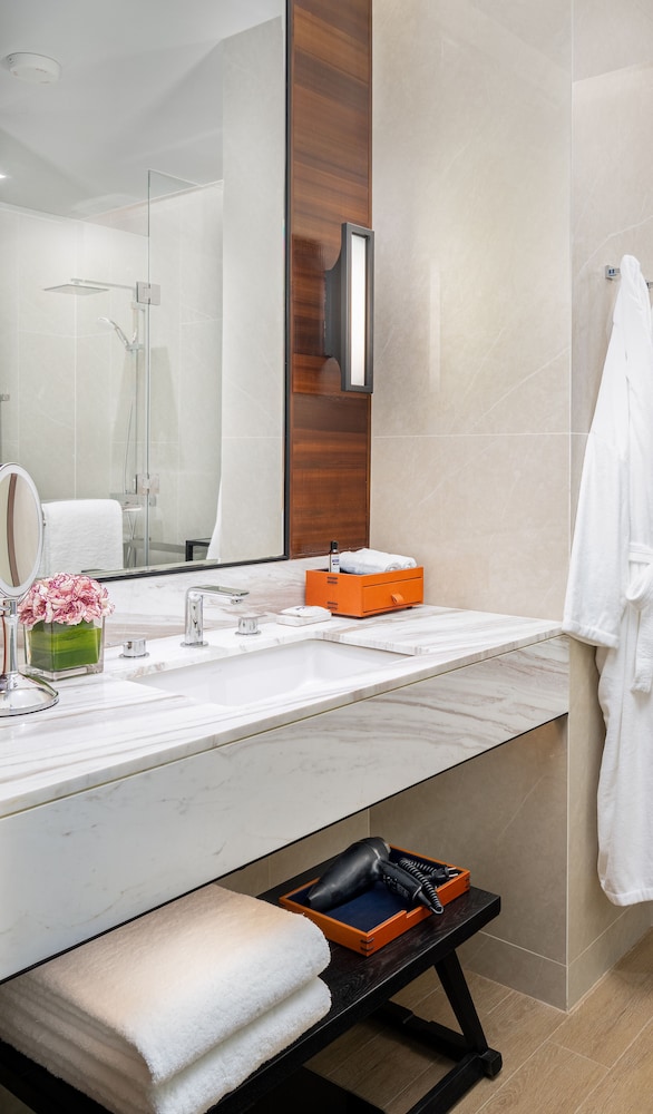 Hyatt Regency Phnom Penh 15/72