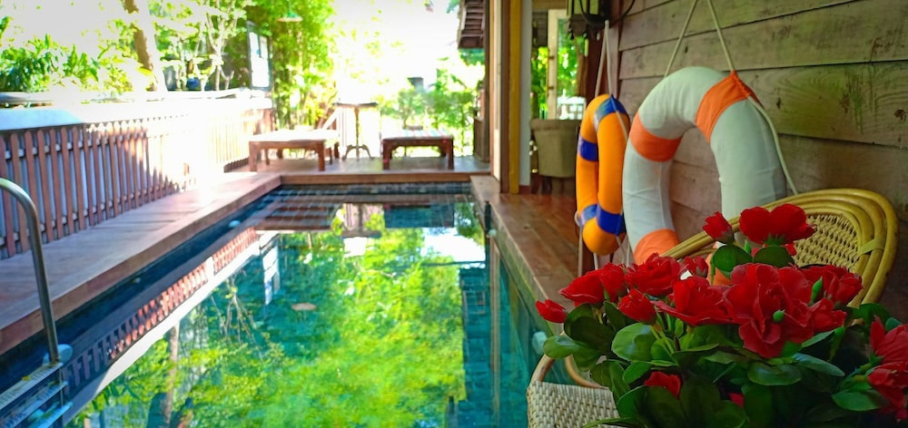Seven Senses Guesthouse 66/74