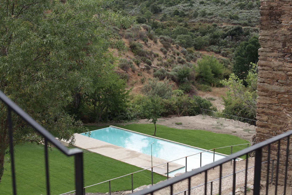 Colmeal Countryside Hotel 38/58