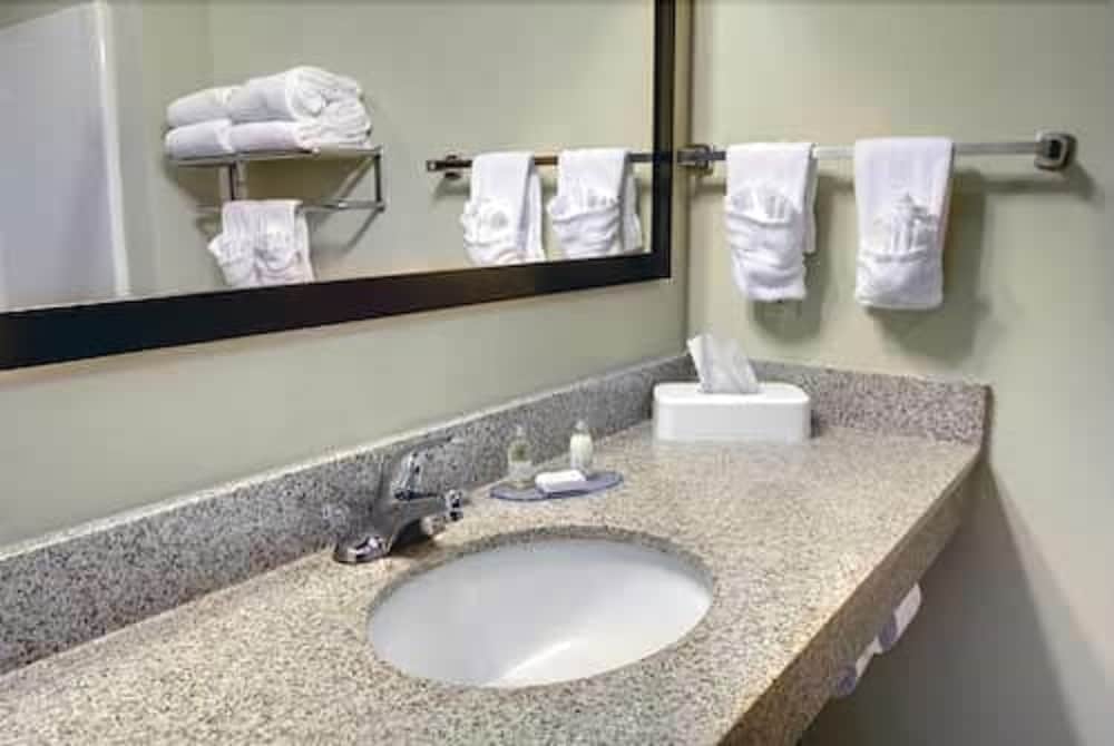 Stanton Inn And Suites 38/52