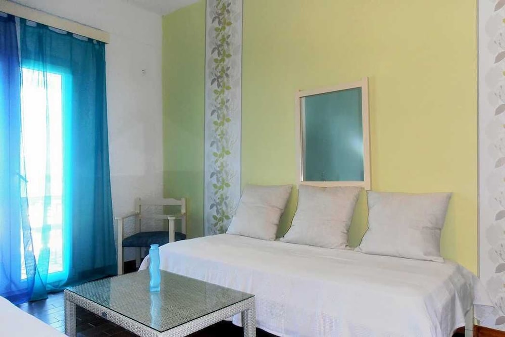 Elli Beach Apartments and Studios 10/50