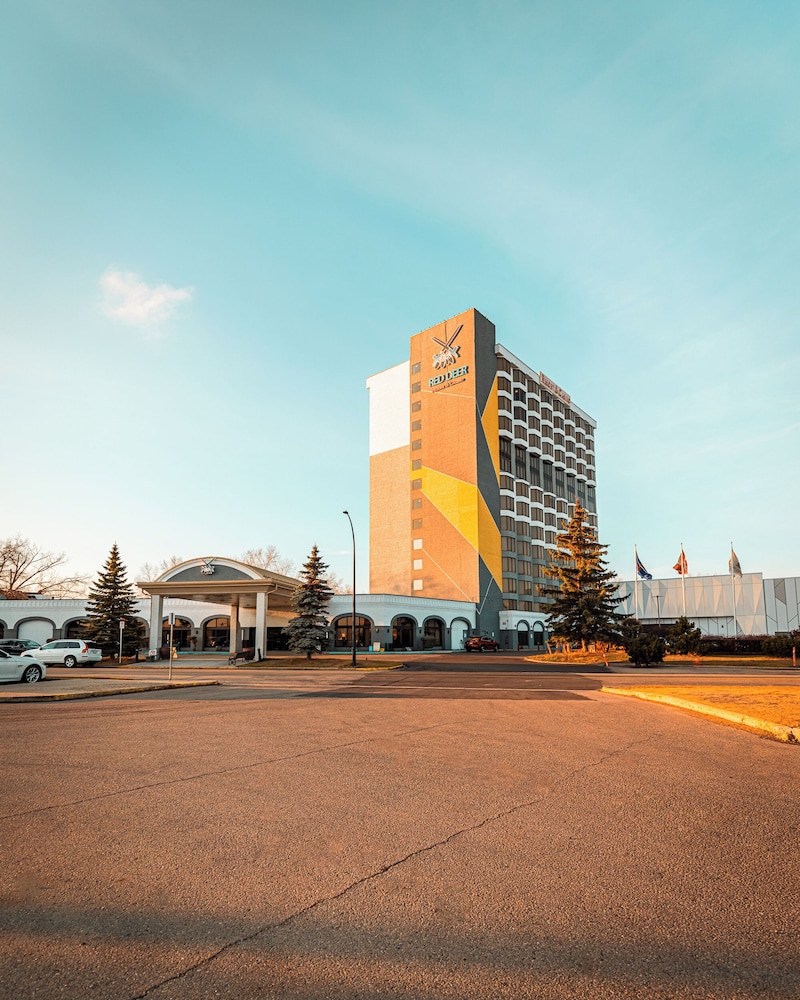 Red Deer Resort & Casino 69/72