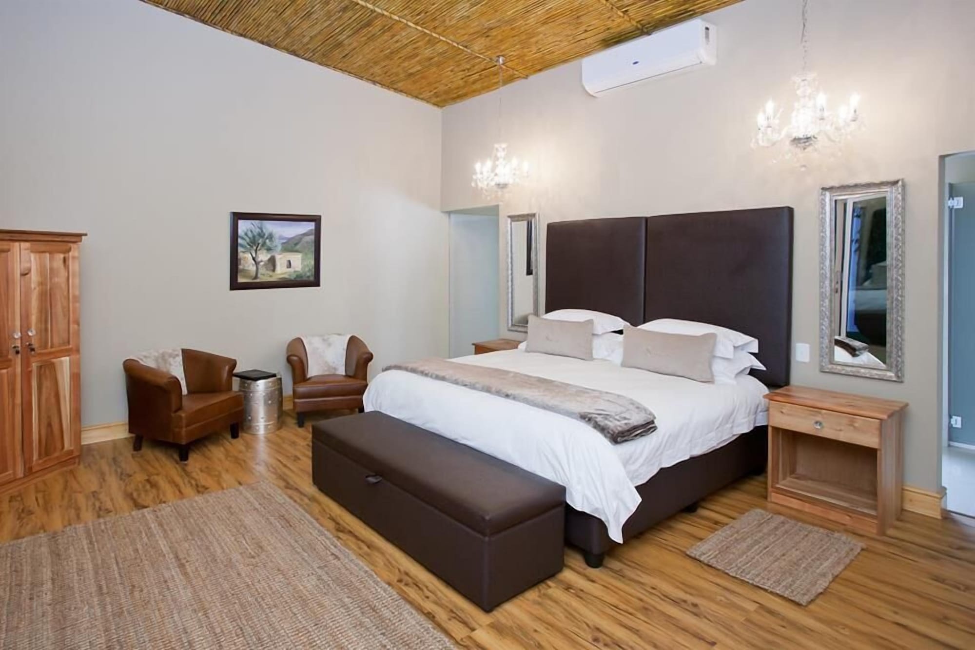 1 Bedroom, Luxury, Double Bed, Bath and Shower