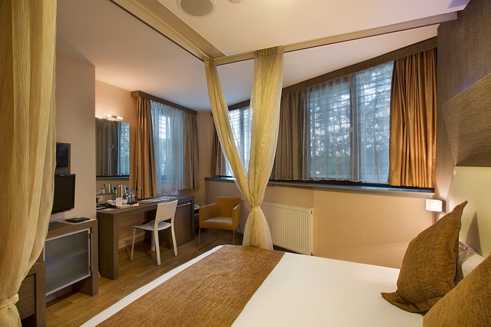 Jazz Hotel 27/70