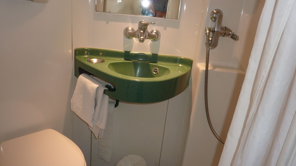 Hôtel Eco Relais Pau Lons 16/29