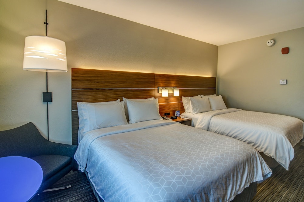 HOLIDAY INN EXPRESS FORT WALTON BEACH CENTRAL 22/47