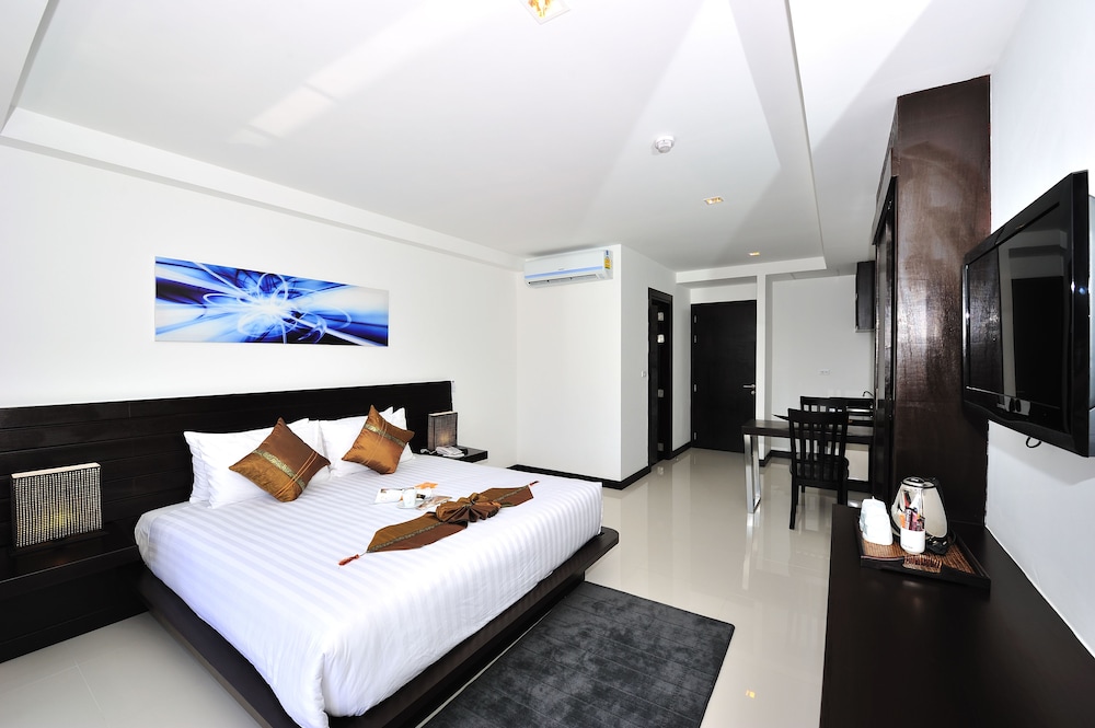 Lae Lay Suites 12/62