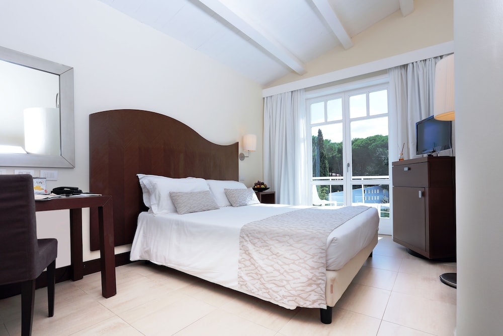 Felix La Coluccia Hotel 24/67