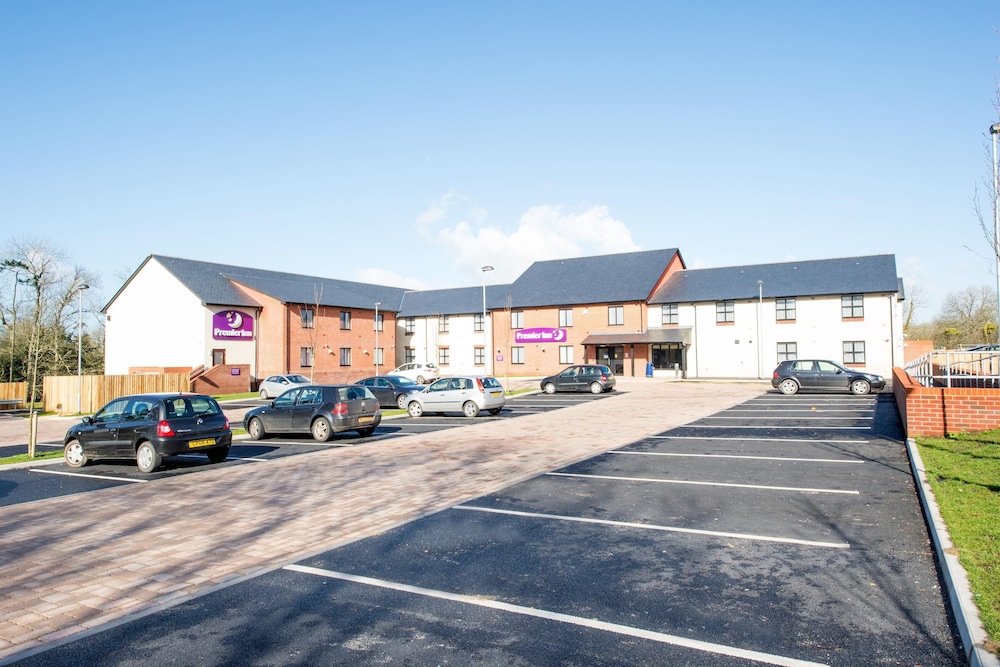 Premier Inn Haverfordwest (North/A40) 45/53