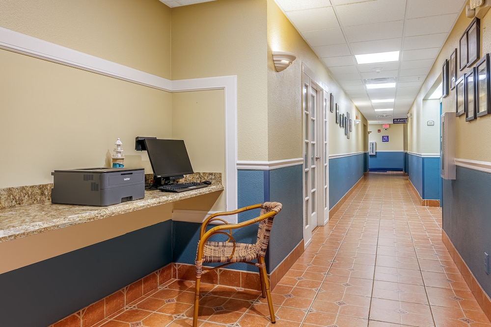 Hutchinson Island Plaza Hotel And Suites 50/63
