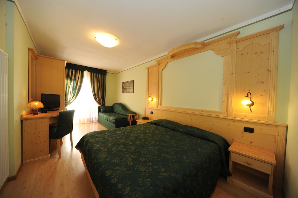 Hotel Canada 14/37