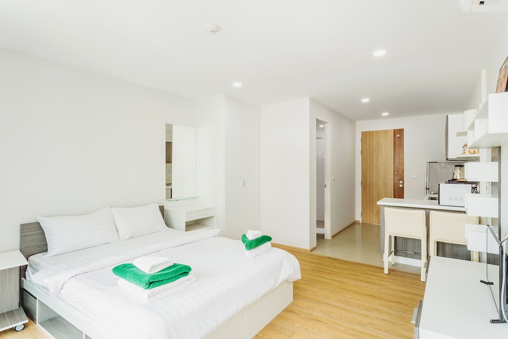 Condo in Kata in Ozone - Unit A606 10/20