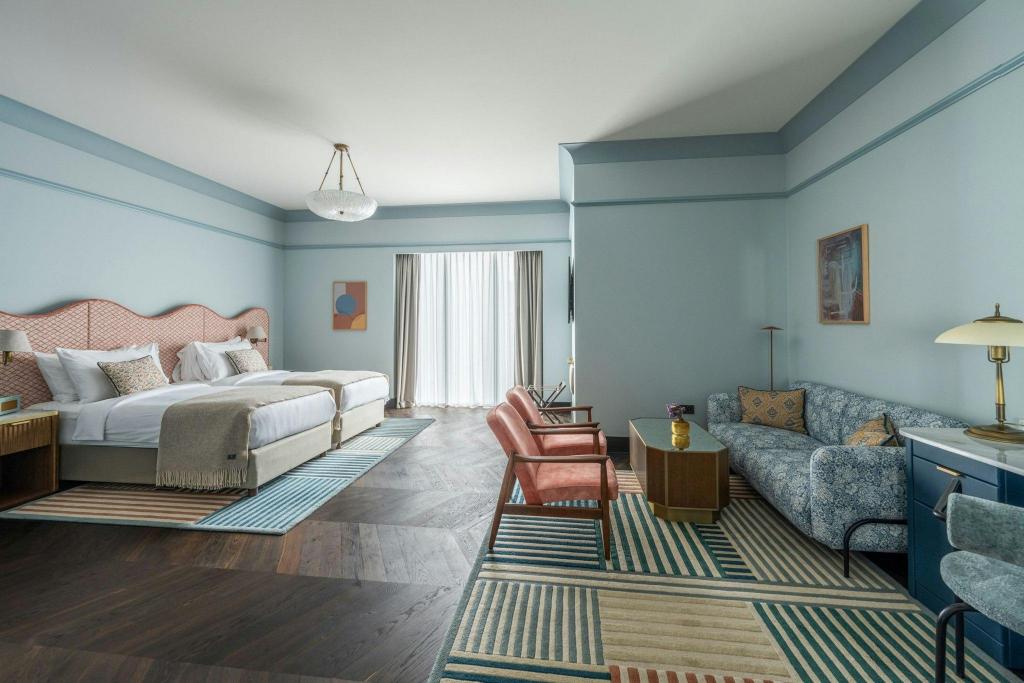 Heritage, Junior Suite, Twin Beds, Street View