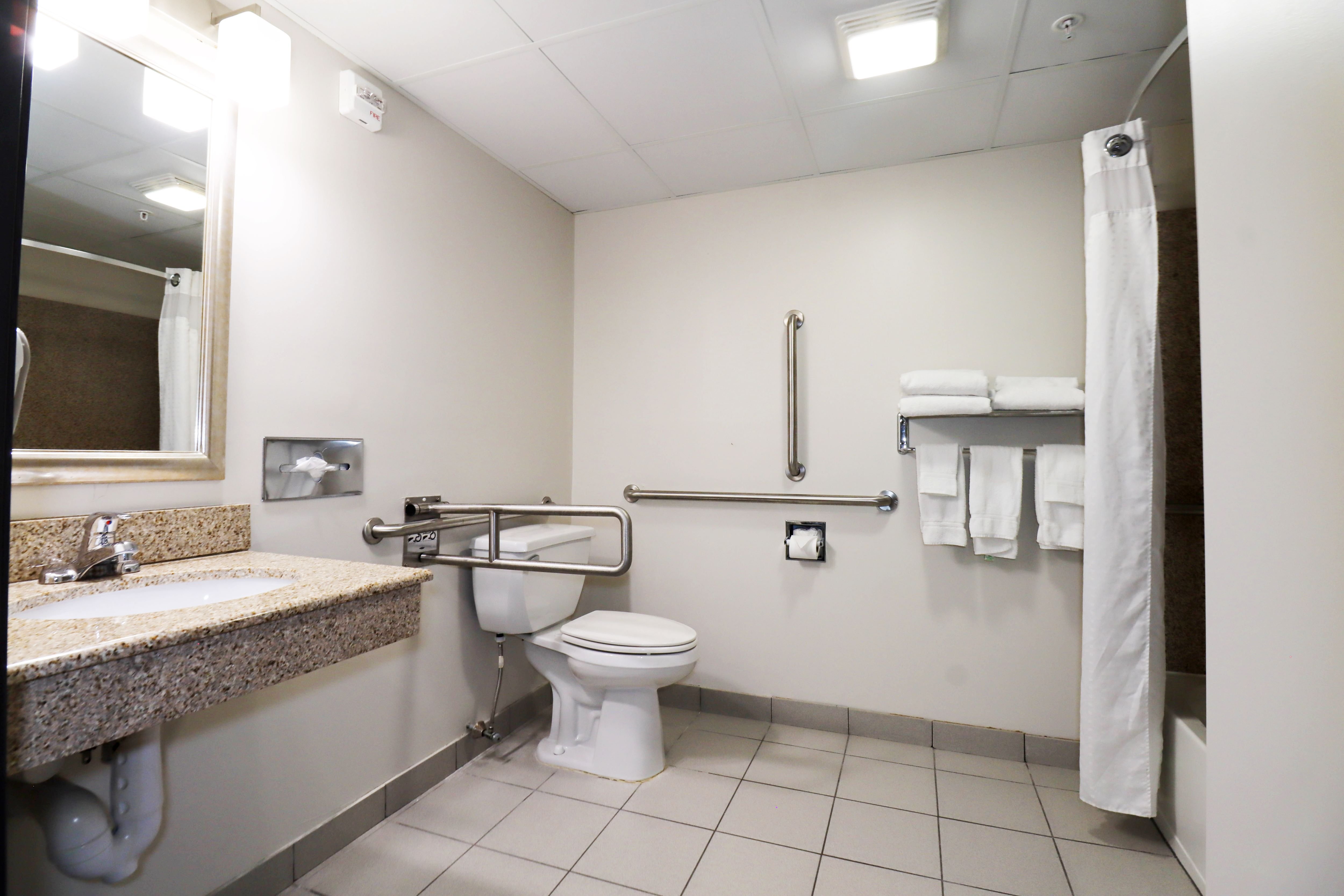 Holiday Inn Express Hotel Suites Meriden 50/50