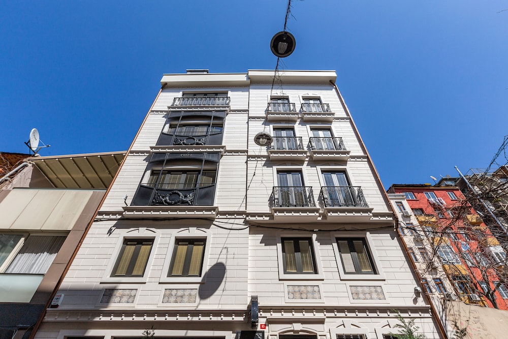 Villa Pera Suite Hotel 3/81
