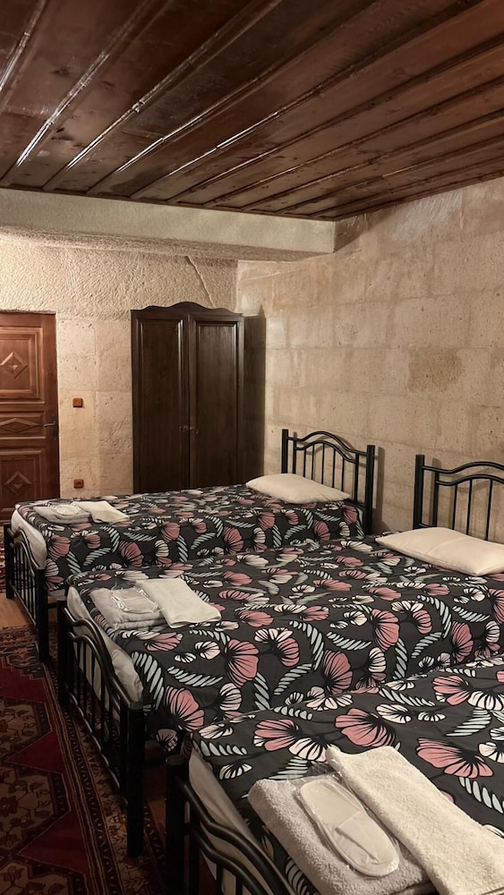 Nature Park Cave Hotel 35/46