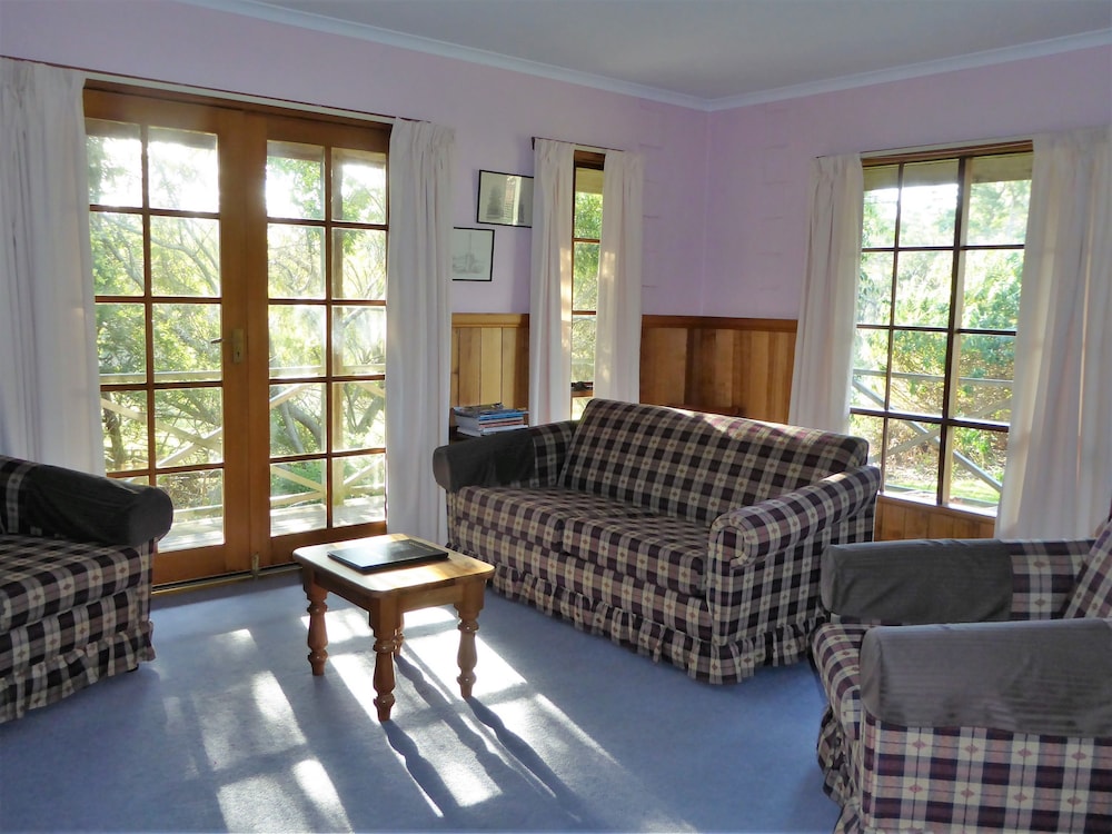 PLATYPUS PARK COUNTRY RETREAT 27/57