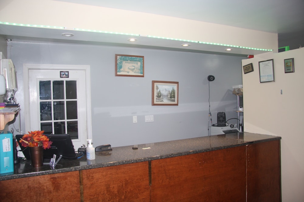 American Plaza Motel 3/31