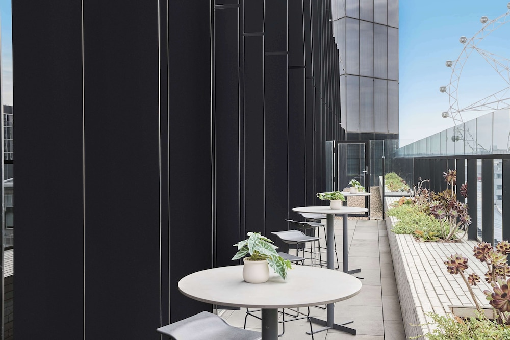 Vibe Hotel Melbourne Docklands 6/67