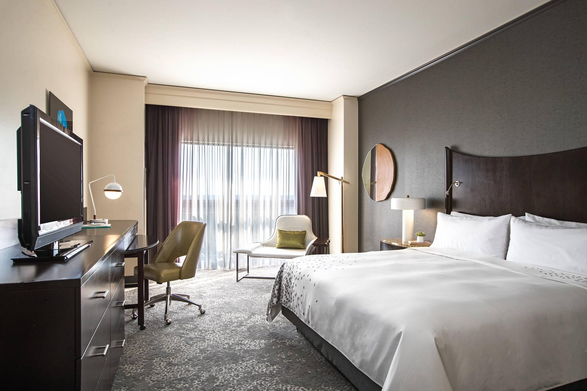 Club, Double Bed