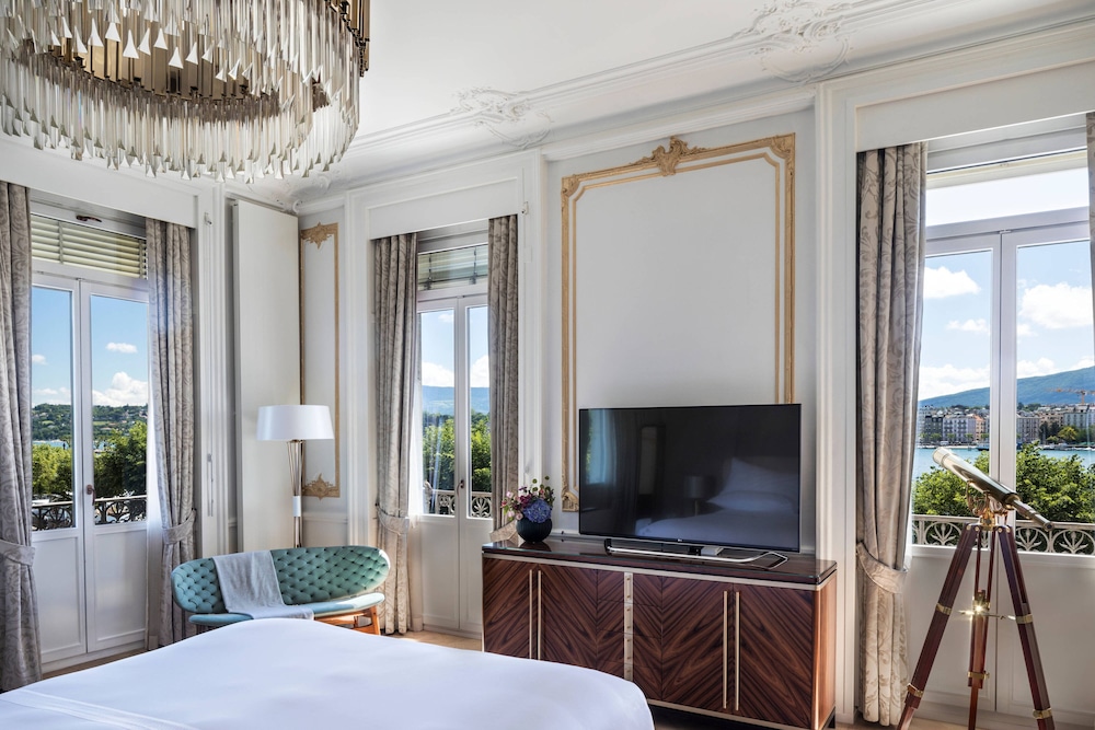 THE RITZ-CARLTON HOTEL DE LA PAIX GENEVA 35/45
