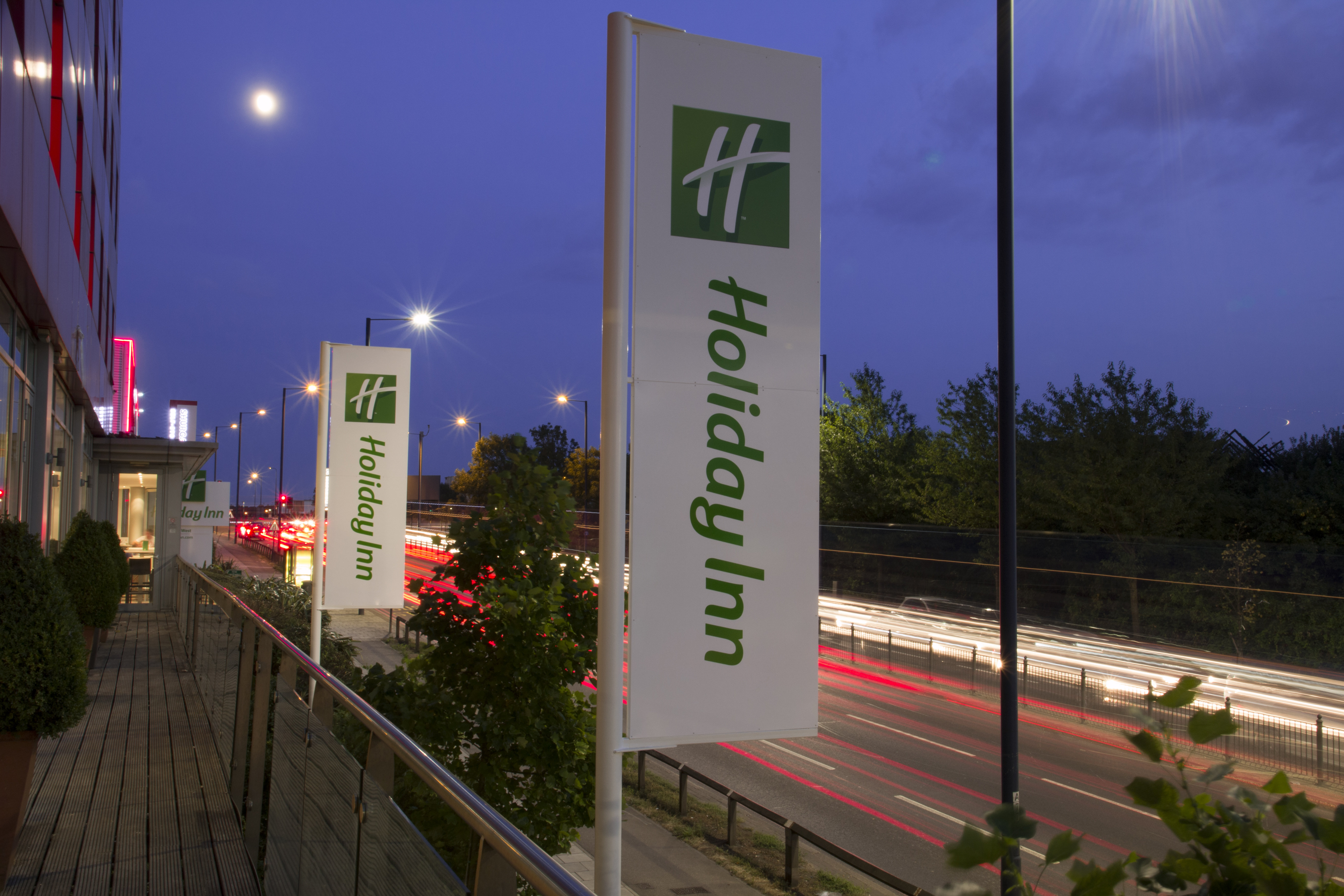 Holiday Inn London West 3/75