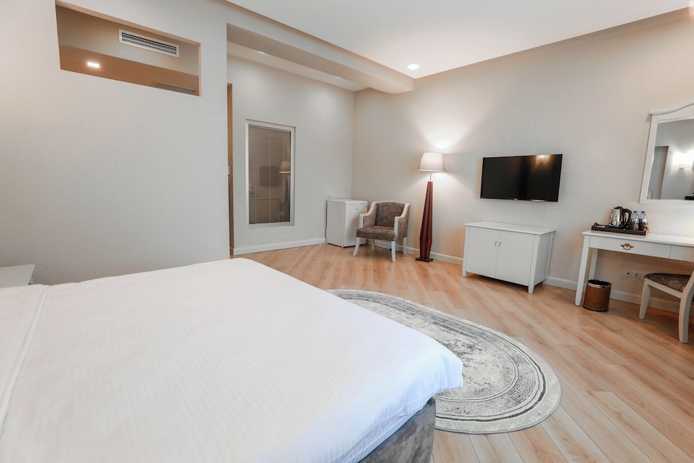 JUNIOR SUITE WITH SEA VIEW