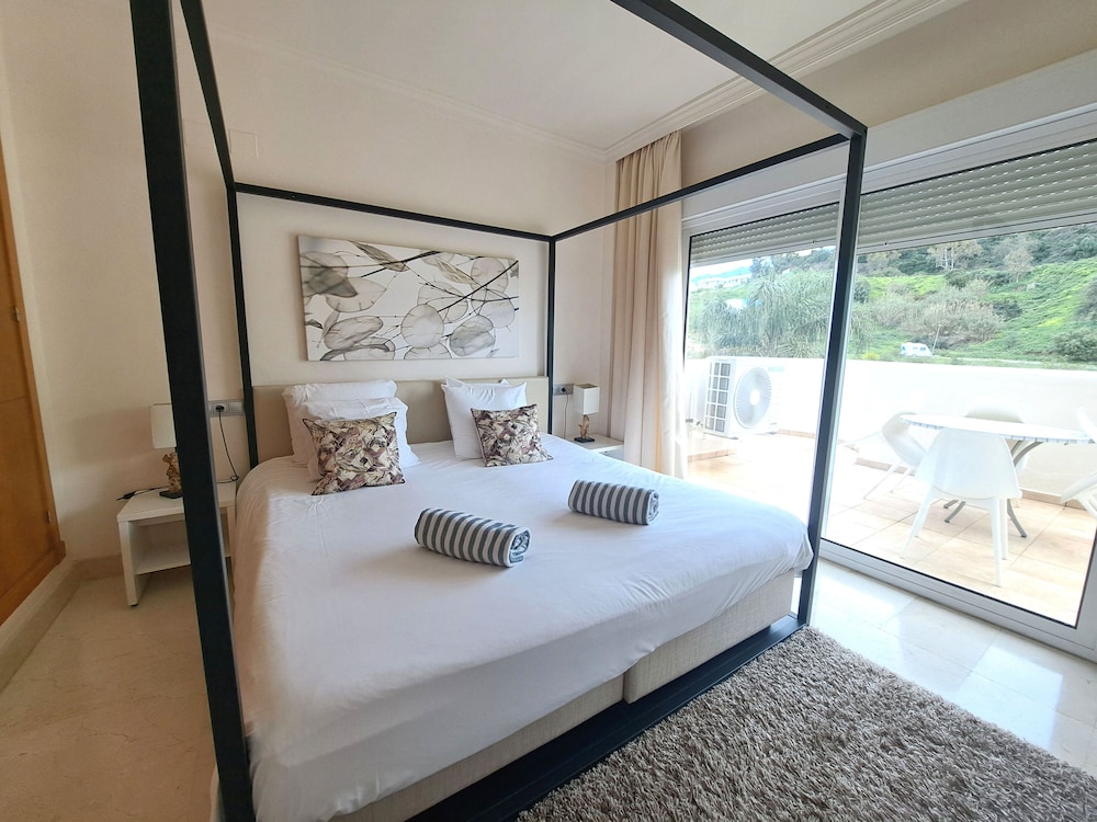 Aloha Hill Club Golf and Spa 16/49
