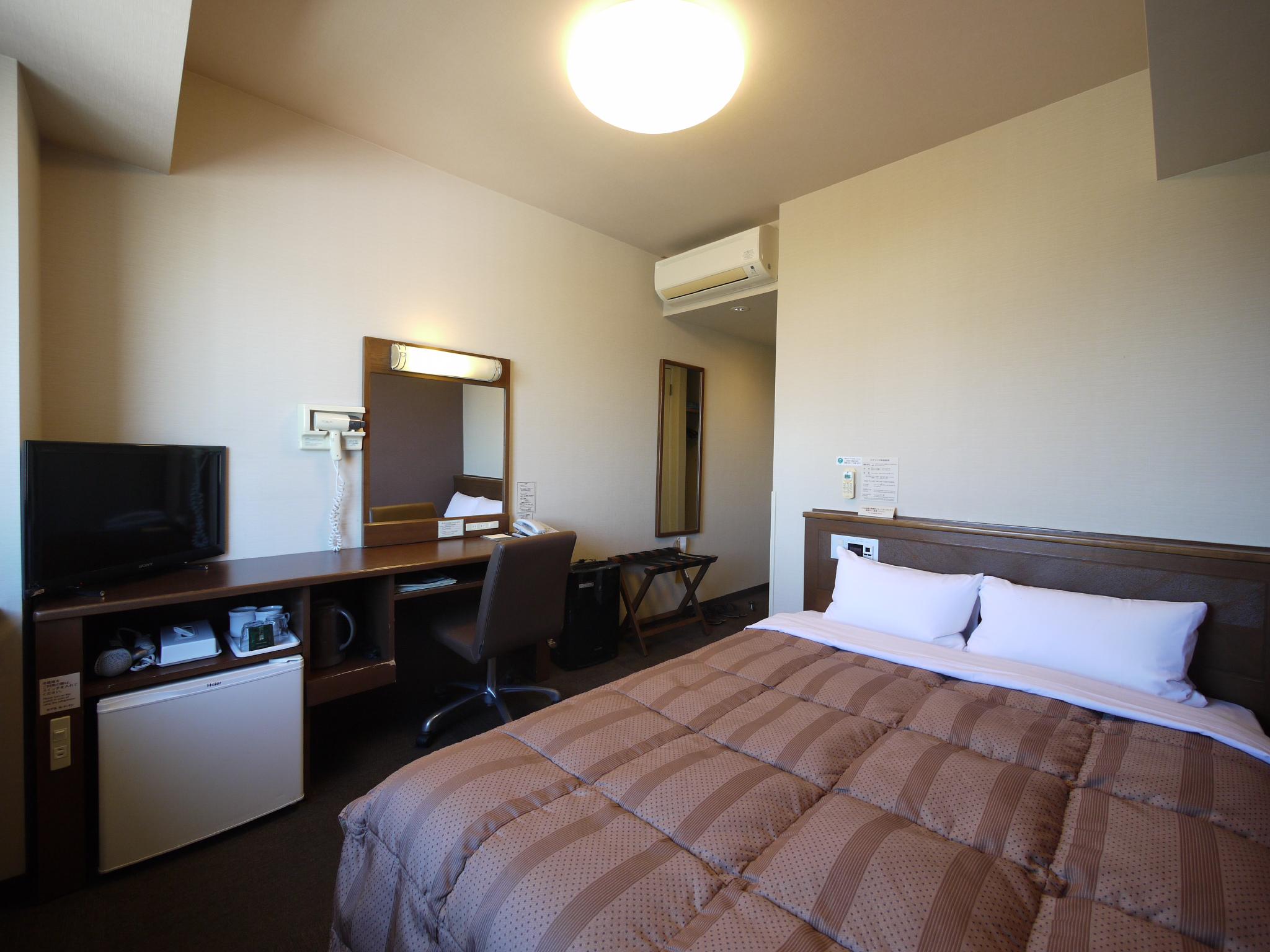Semi Room, Double Bed