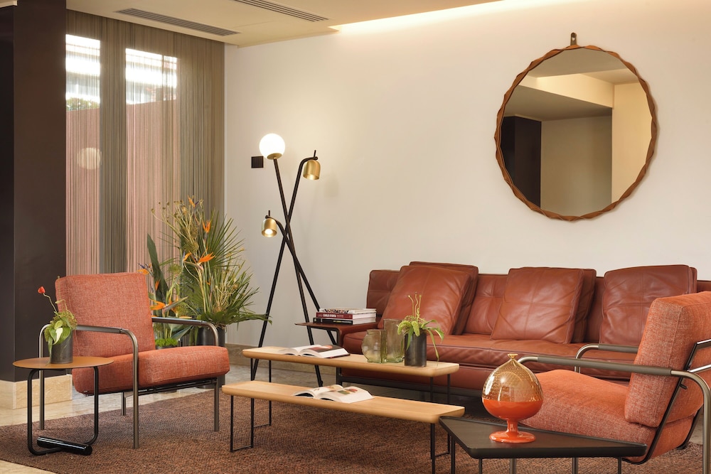 Milan Suite Hotel 42/62