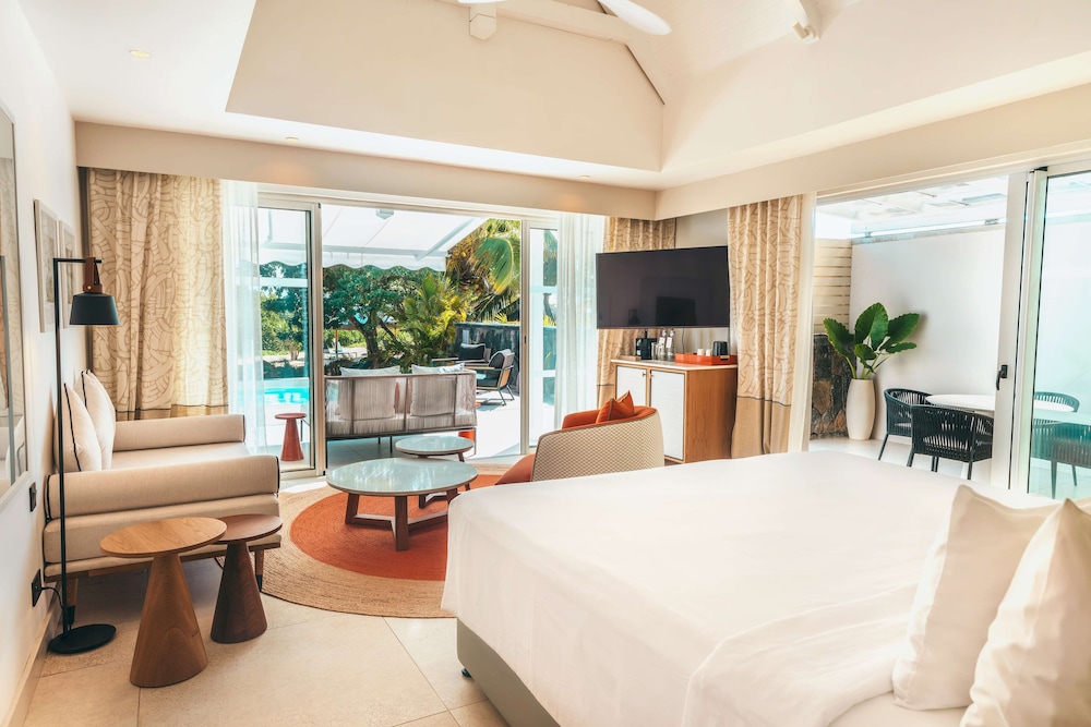 1 Bedroom, Villa, King Bed, Beach Front, Private Pool