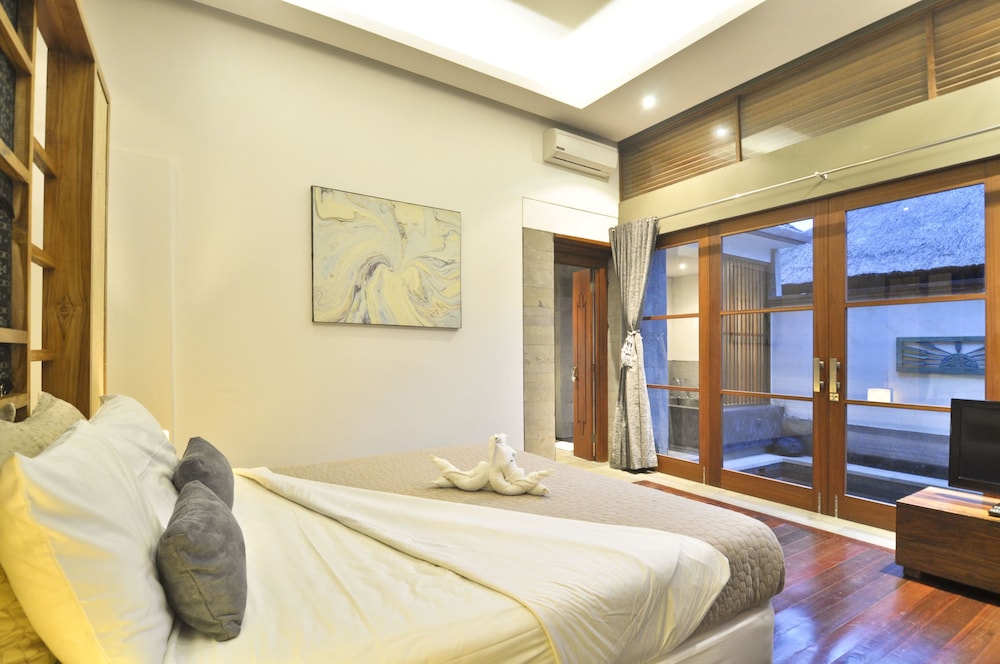 2 BEDROOMS, POOL, FAMILY, VILLA