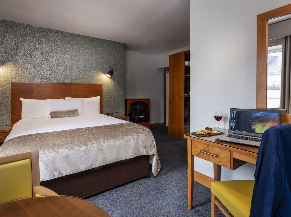 Treacys Hotel Waterford 15/70