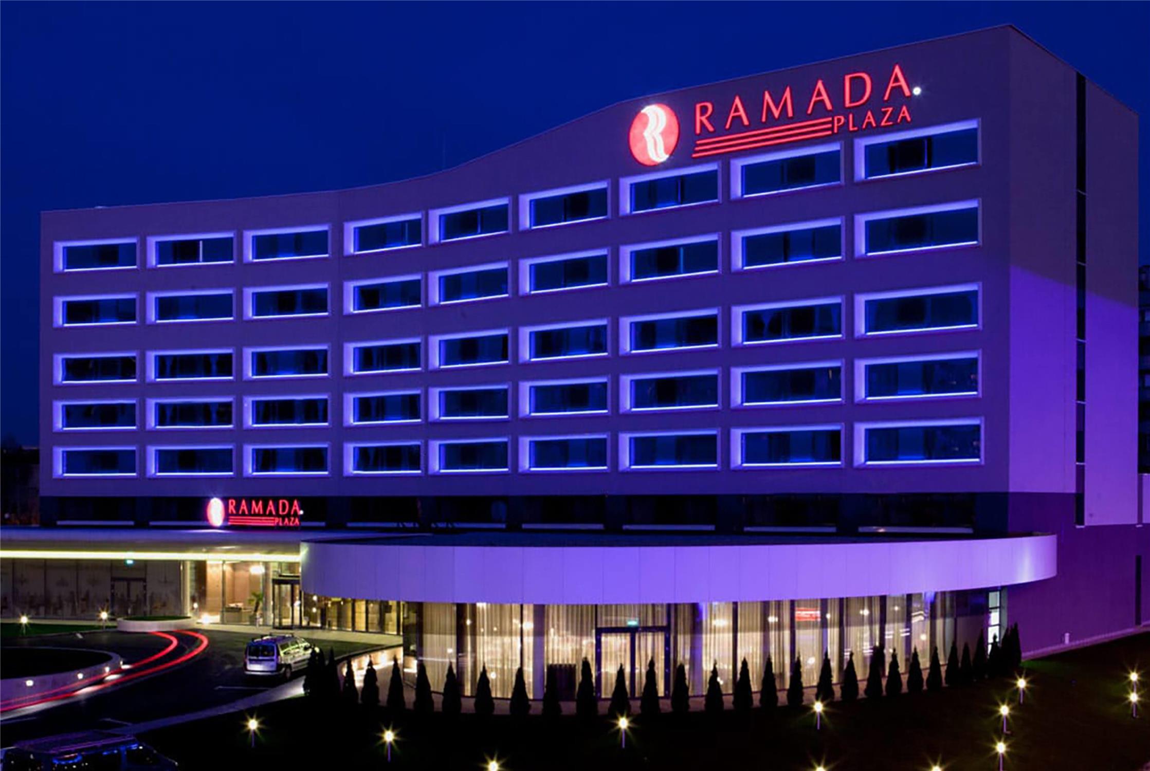 Ramada Plaza by Wyndham Craiova 2/34