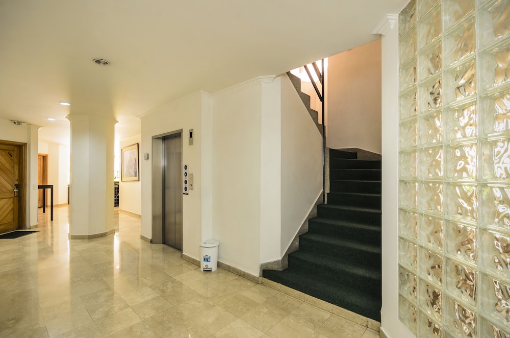 Travelers Apartamentos Y Suites Fontana Plaza 17/47