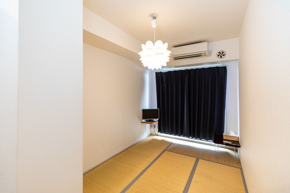 Tabist Gloire Osaka (ex. OYO Hotel Universal Gloire Osaka) 10/27