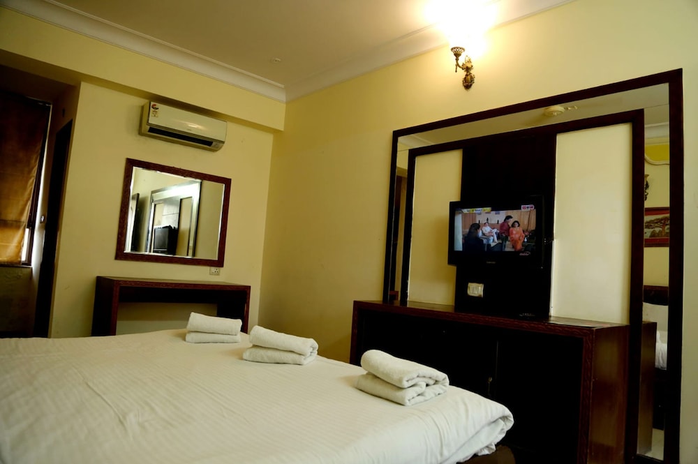 Hotel Roshan Haveli 11/29