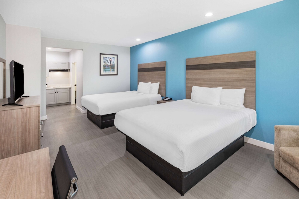 Baymont by Wyndham Freeport Texas 15/50