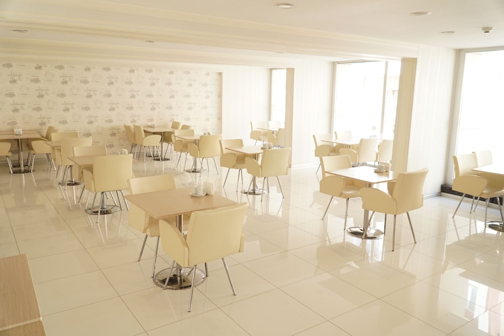 Otel Cinas 24/36