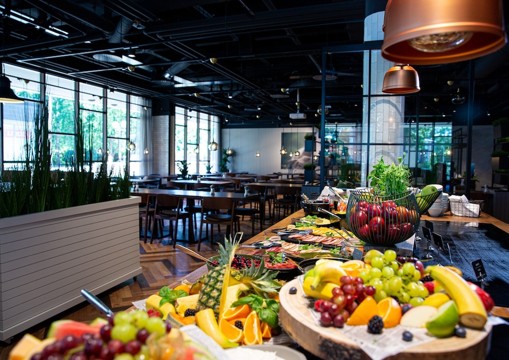 restaurant cafeteria