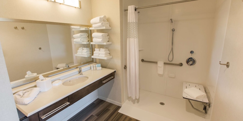 Hampton Inn Suites Charlotte Ballantyne Nc 24/74