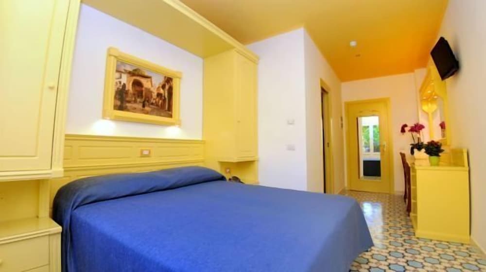 CLASSIC, DOUBLE OR TWIN BED