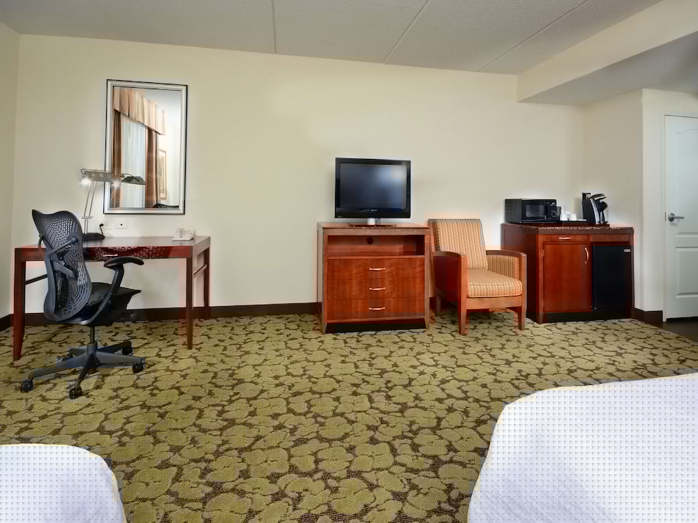 Hilton Garden Inn Raleigh Capital Blvd I-540 47/49