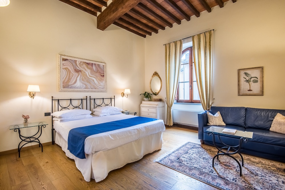 COMFORT, DOUBLE OR TWIN BED, CITY VIEW