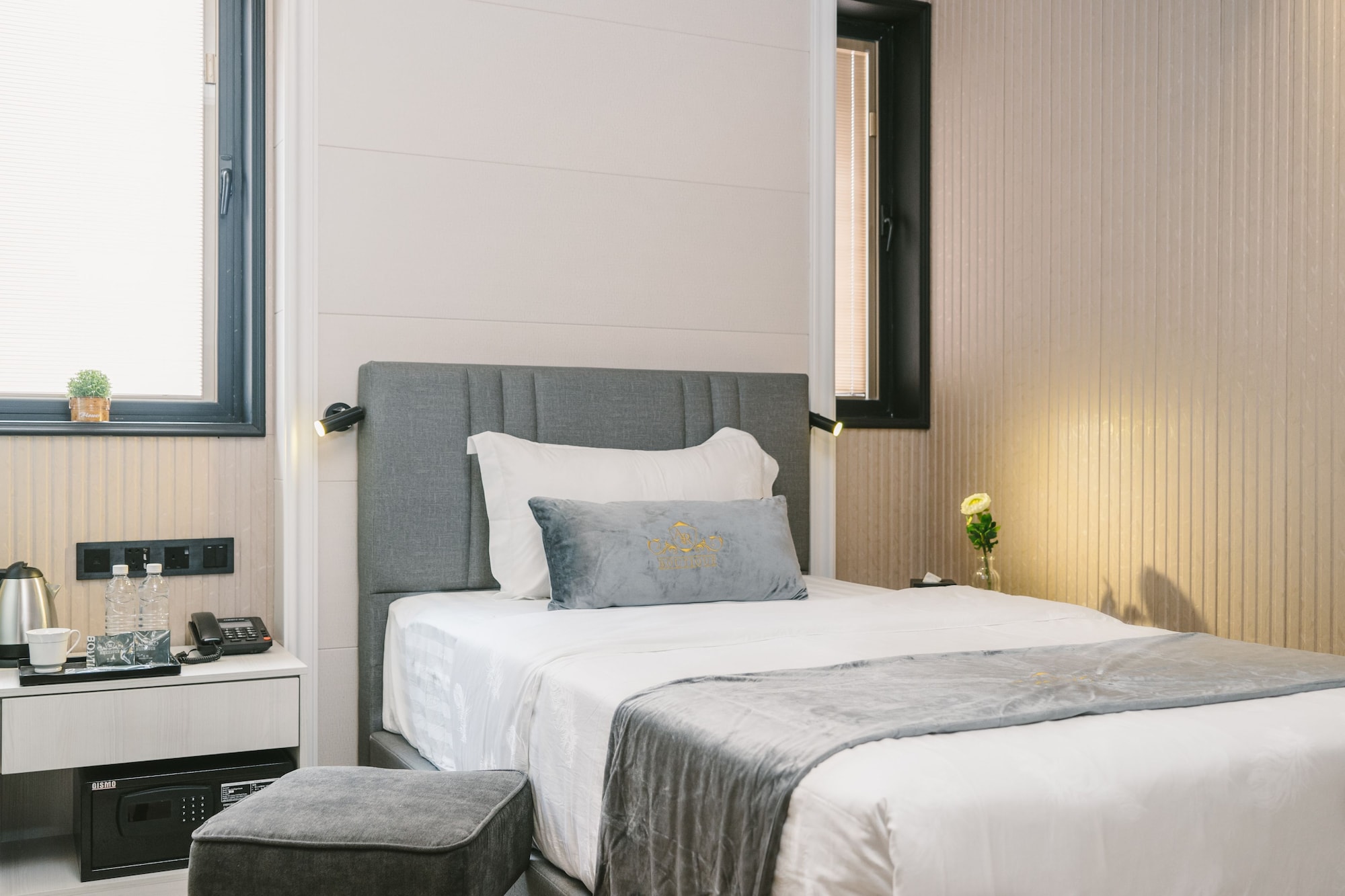 DELUXE, SINGLE, SINGLE BED