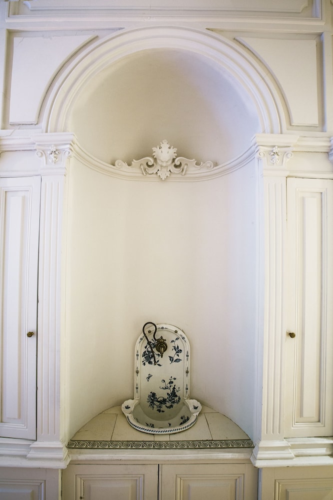 HOTEL DE LA VILLEON 4/50
