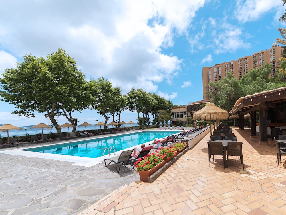 Baia Madeira Hotel - Ocean Beachfront 3/54