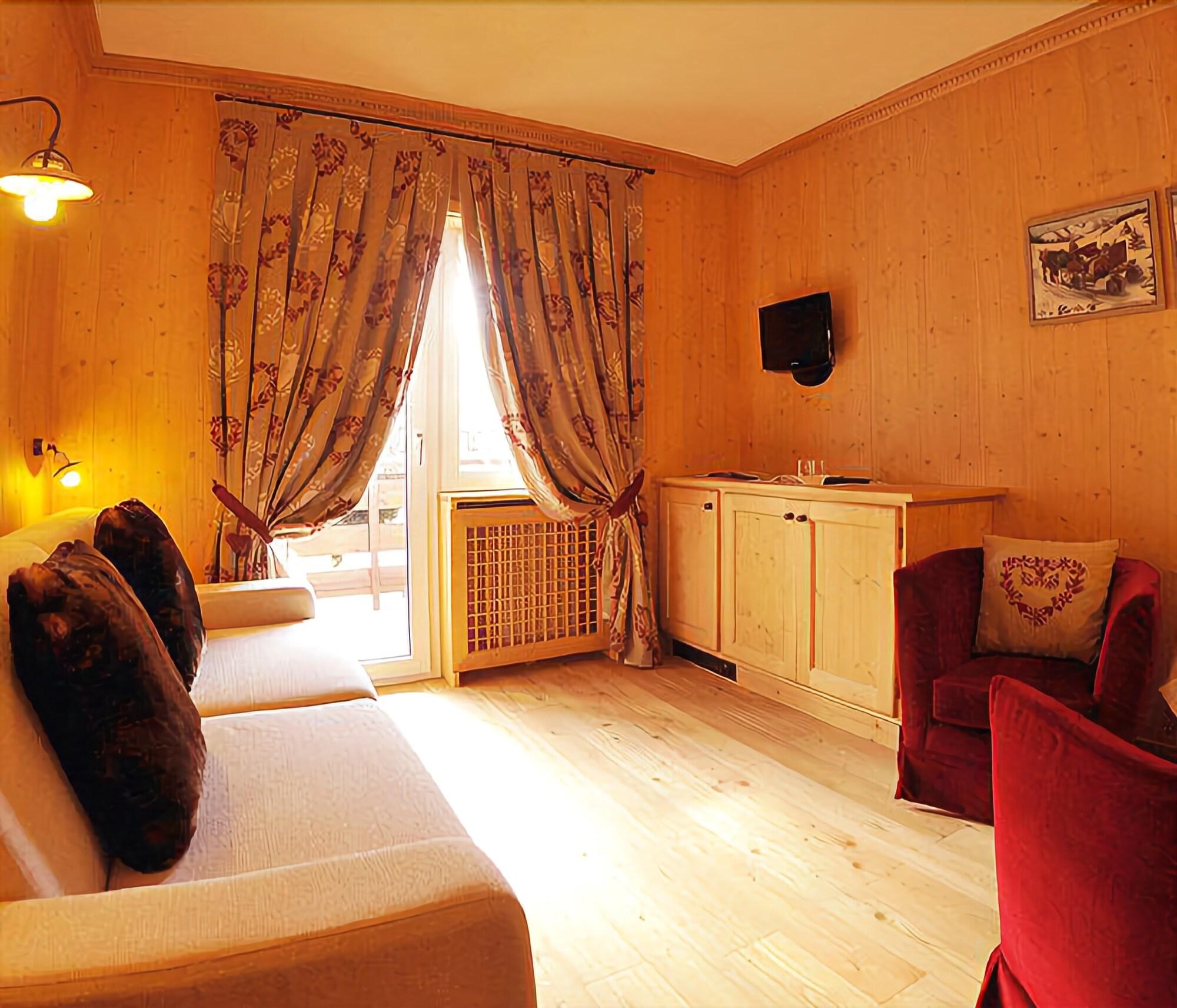 HOTEL BAITA DEI PINI 25/32