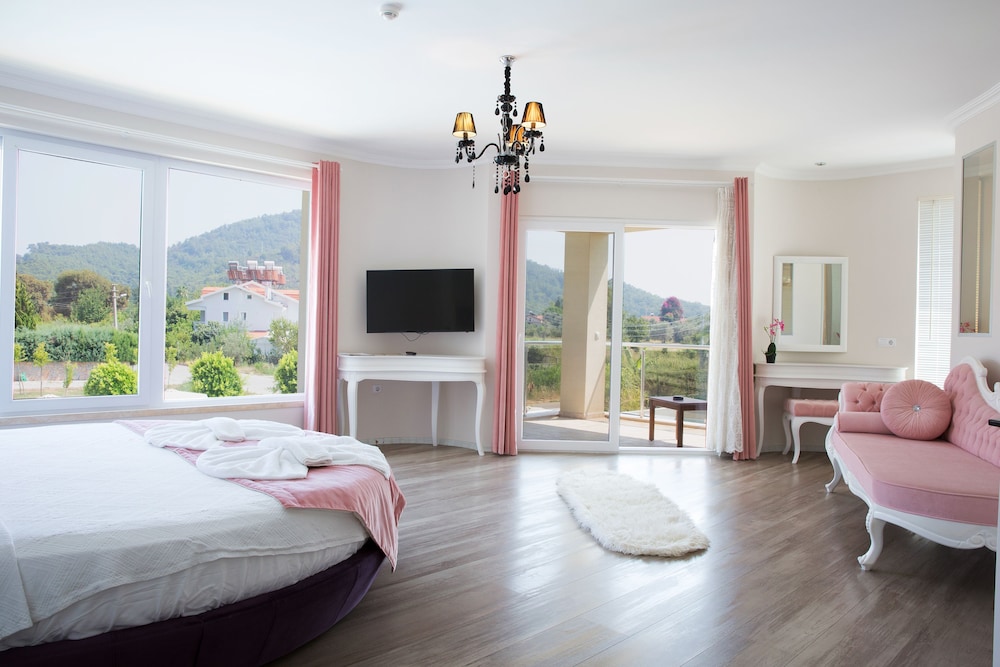 Gocek Naz Hotel 30/68