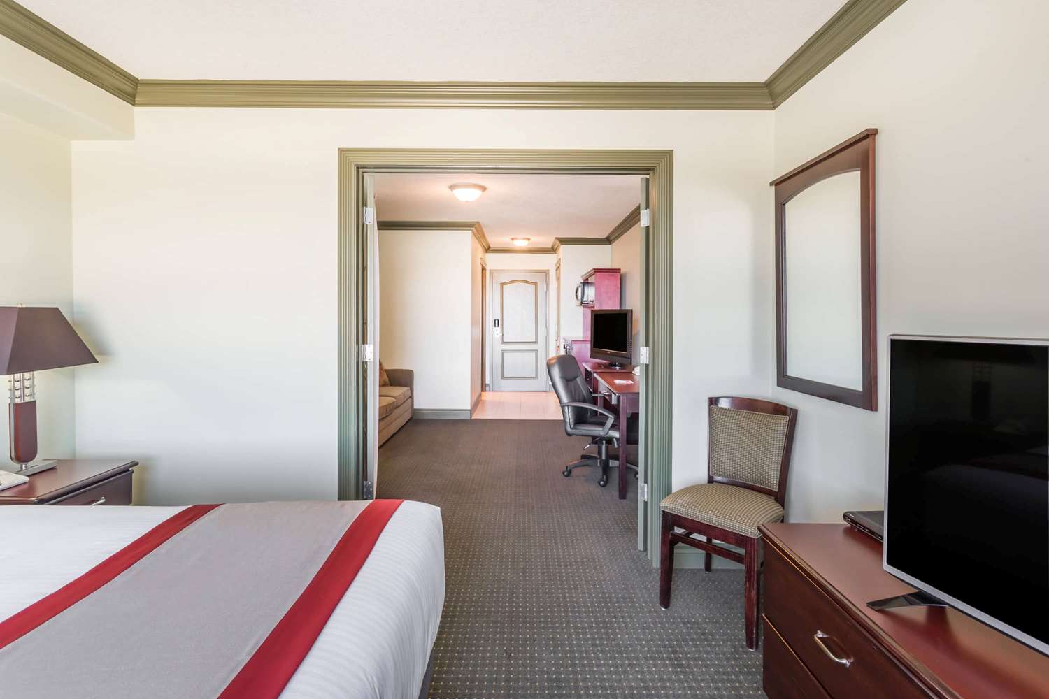 Ramada By Wyndham Hinton 7/32